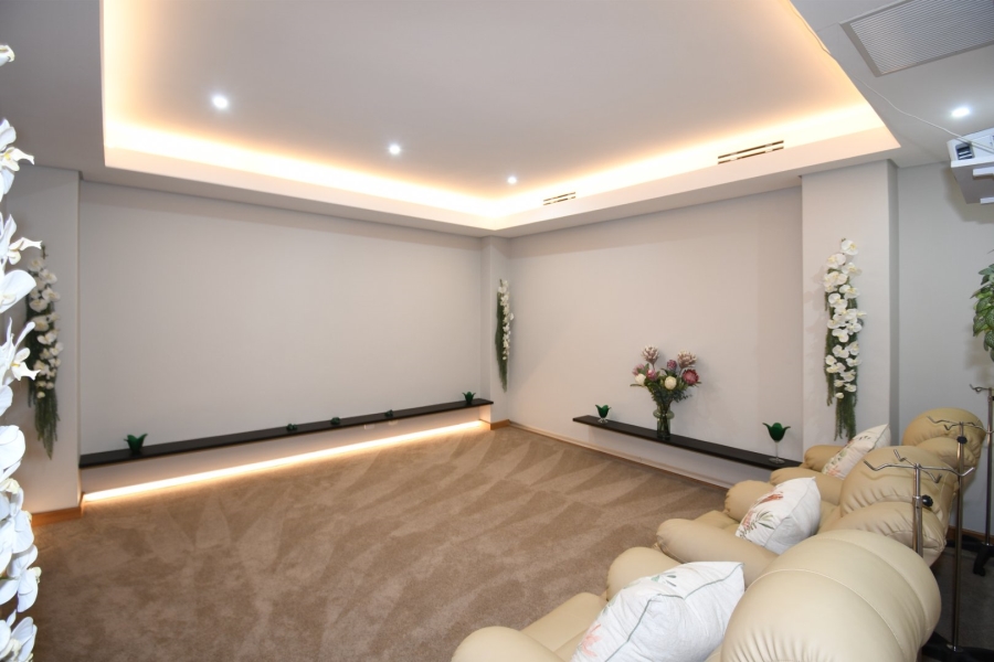 5 Bedroom Property for Sale in Poortview Gauteng