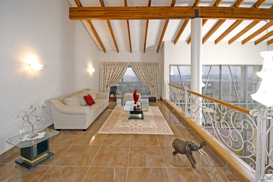 5 Bedroom Property for Sale in Poortview Gauteng