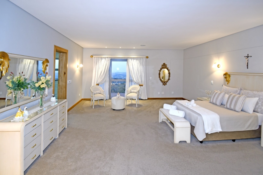 5 Bedroom Property for Sale in Poortview Gauteng