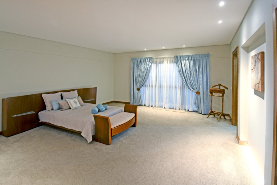 5 Bedroom Property for Sale in Poortview Gauteng