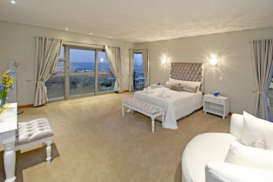 5 Bedroom Property for Sale in Poortview Gauteng