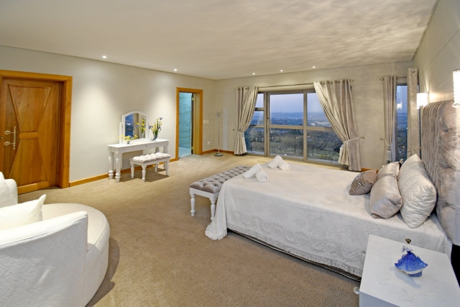 5 Bedroom Property for Sale in Poortview Gauteng