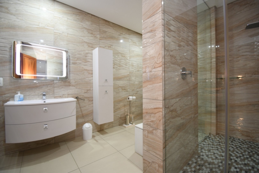 5 Bedroom Property for Sale in Poortview Gauteng
