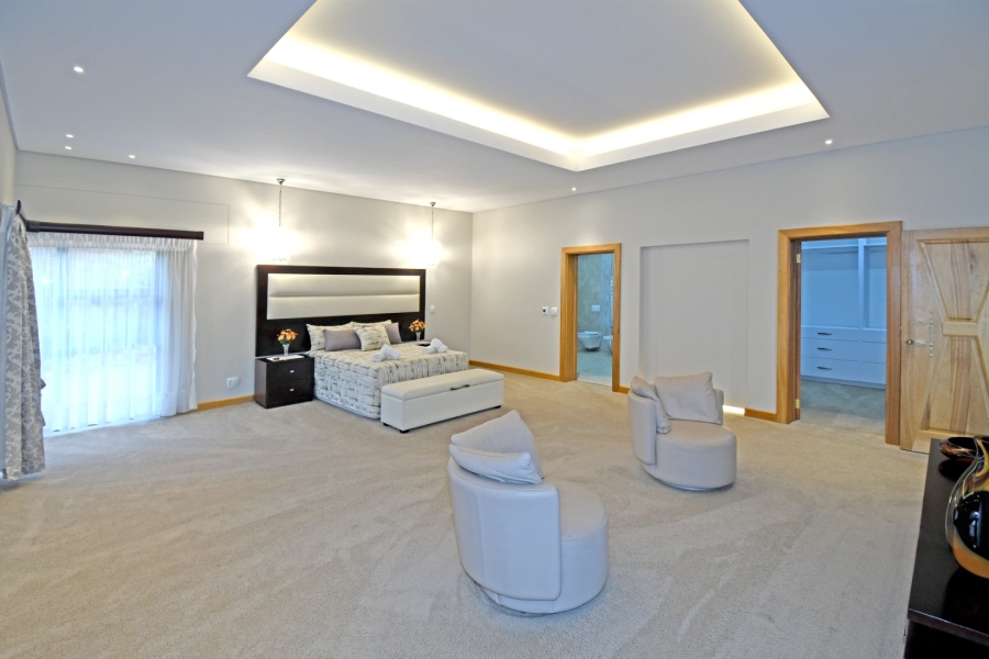 5 Bedroom Property for Sale in Poortview Gauteng