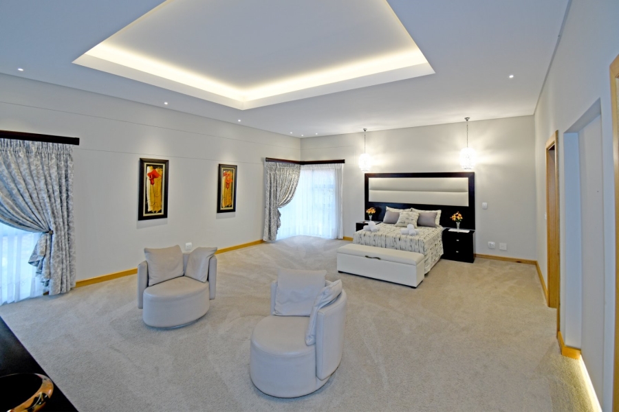 5 Bedroom Property for Sale in Poortview Gauteng