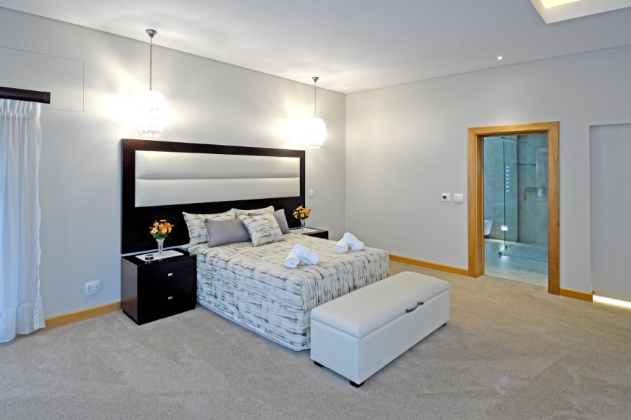5 Bedroom Property for Sale in Poortview Gauteng