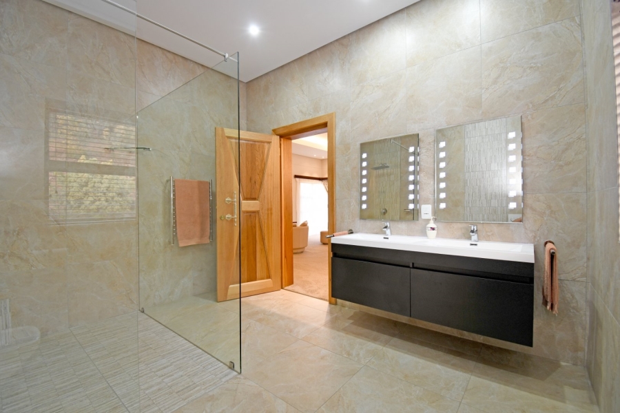 5 Bedroom Property for Sale in Poortview Gauteng