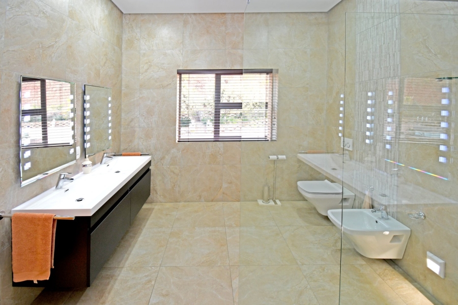 5 Bedroom Property for Sale in Poortview Gauteng