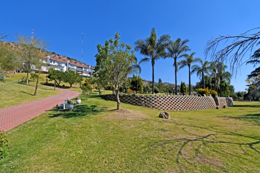 5 Bedroom Property for Sale in Poortview Gauteng