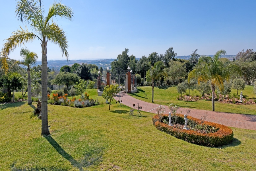 5 Bedroom Property for Sale in Poortview Gauteng
