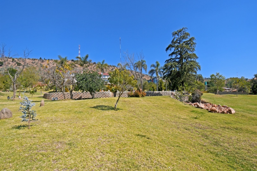 5 Bedroom Property for Sale in Poortview Gauteng