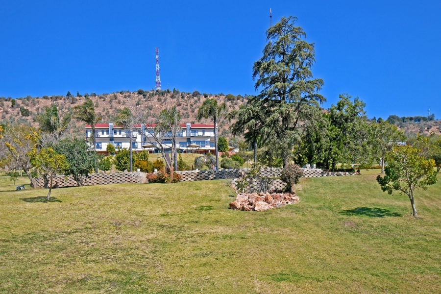 5 Bedroom Property for Sale in Poortview Gauteng