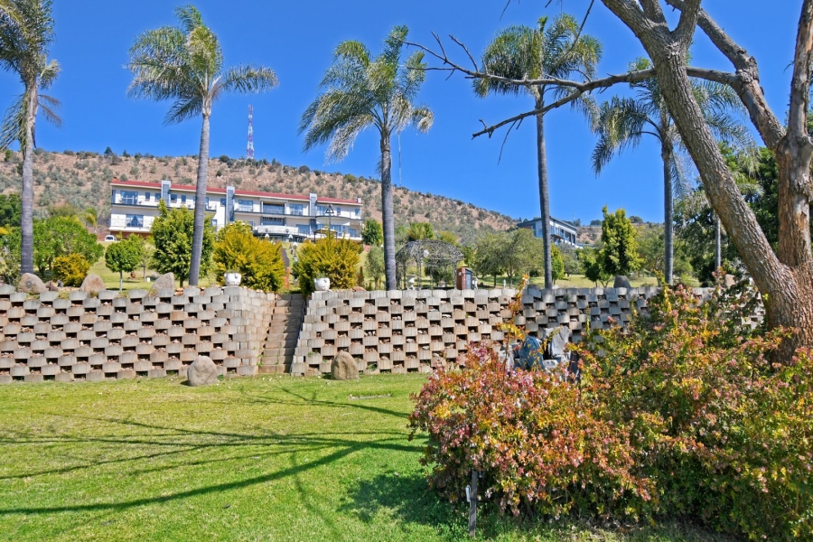 5 Bedroom Property for Sale in Poortview Gauteng