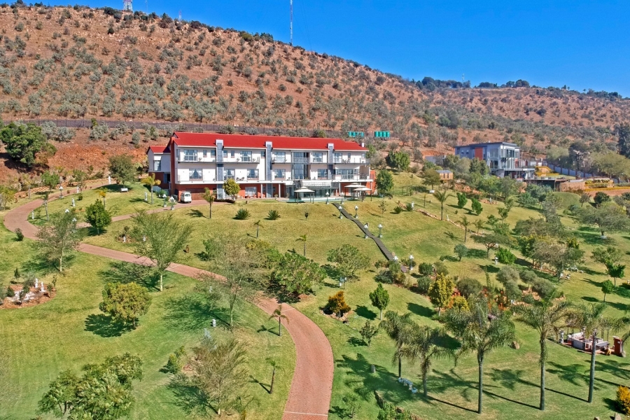 5 Bedroom Property for Sale in Poortview Gauteng