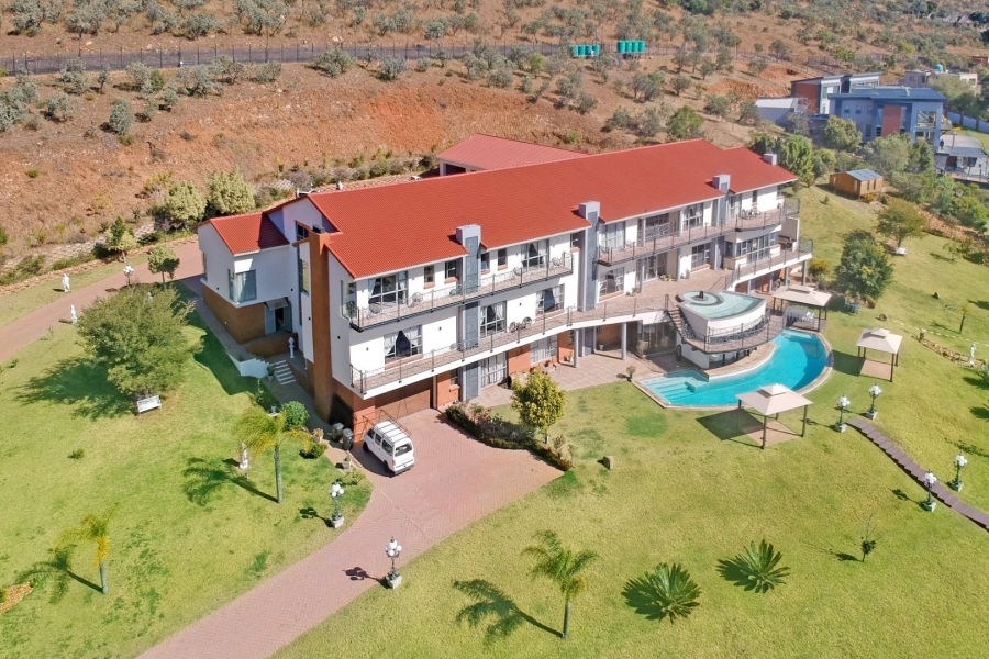 5 Bedroom Property for Sale in Poortview Gauteng