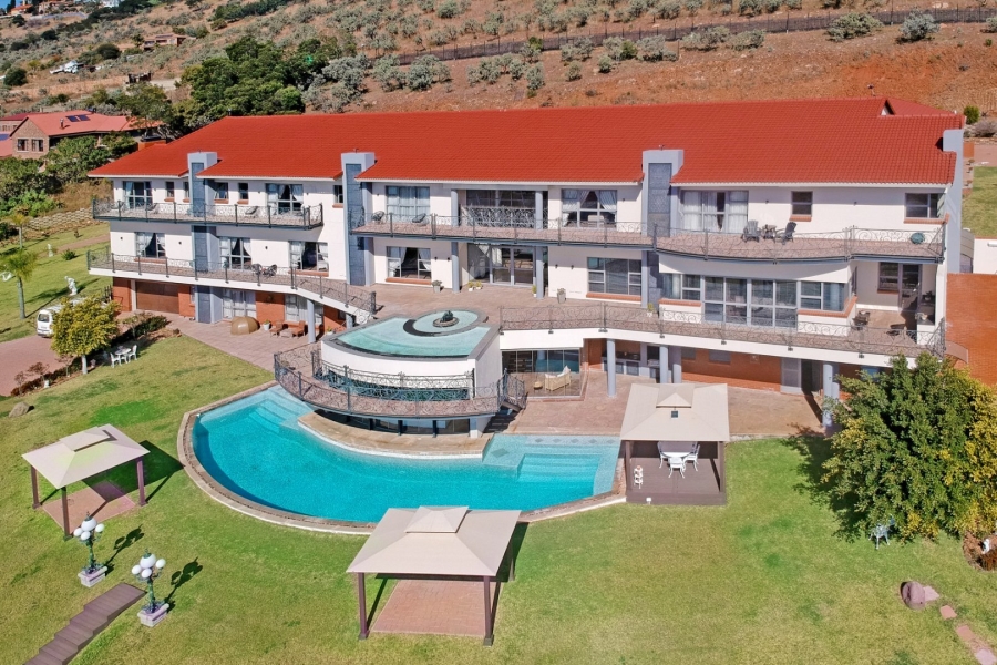5 Bedroom Property for Sale in Poortview Gauteng