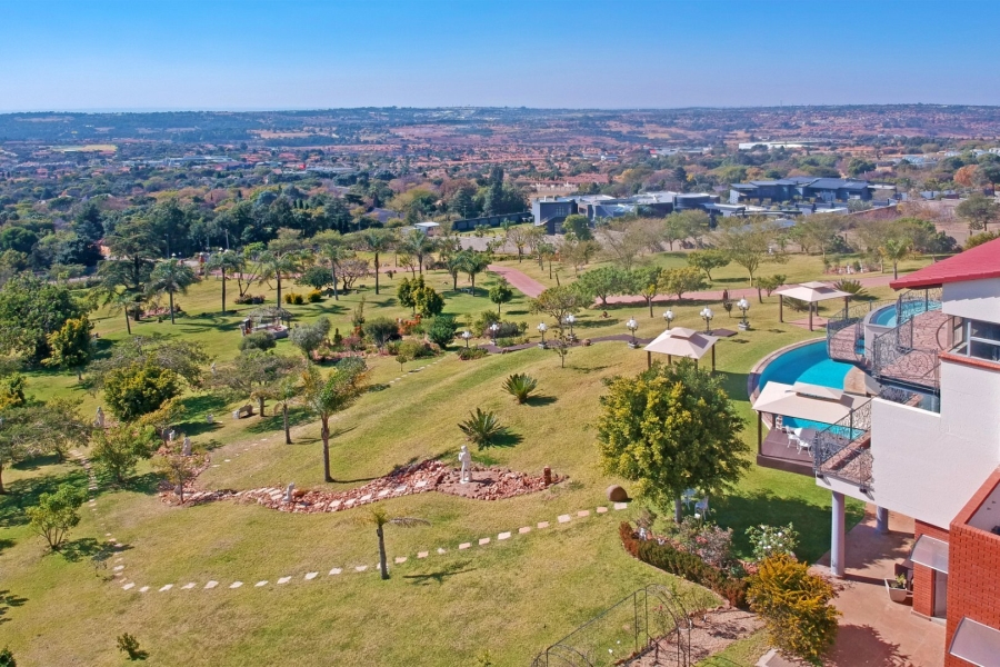 5 Bedroom Property for Sale in Poortview Gauteng