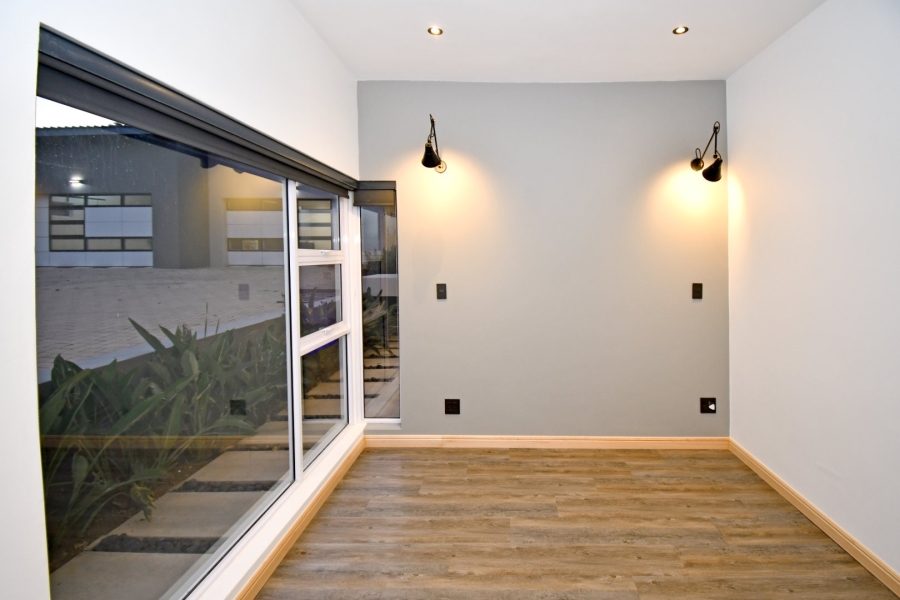 4 Bedroom Property for Sale in Poortview Gauteng