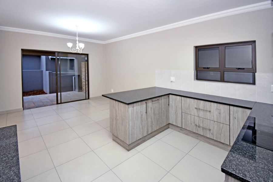 3 Bedroom Property for Sale in Eikenhof Gauteng