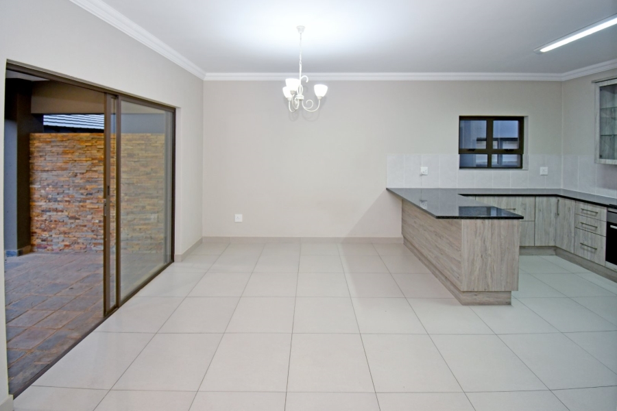 3 Bedroom Property for Sale in Eikenhof Gauteng