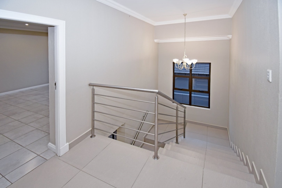 3 Bedroom Property for Sale in Eikenhof Gauteng