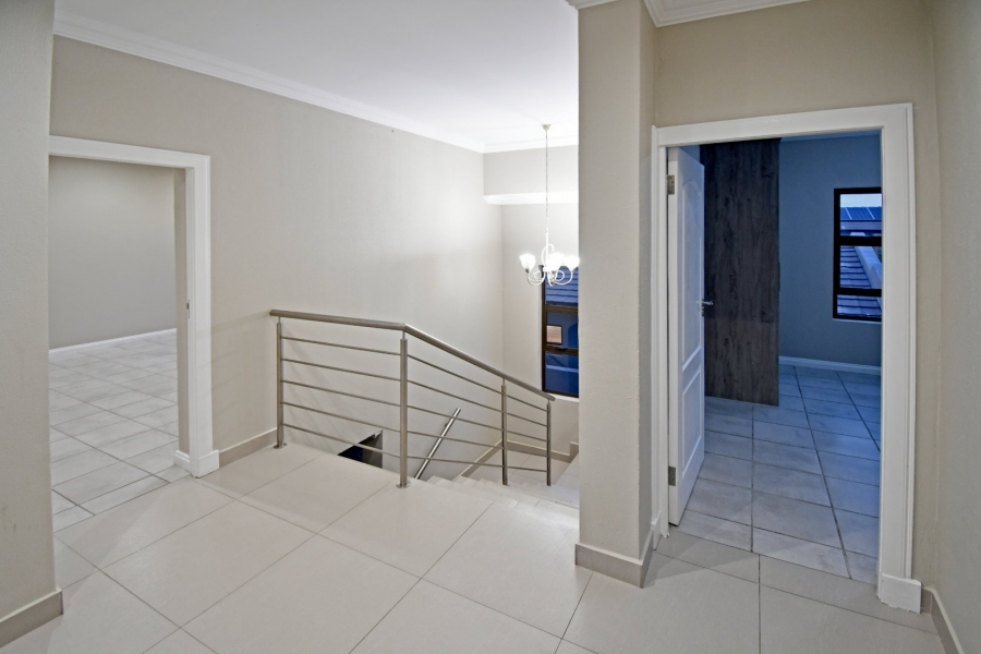 3 Bedroom Property for Sale in Eikenhof Gauteng