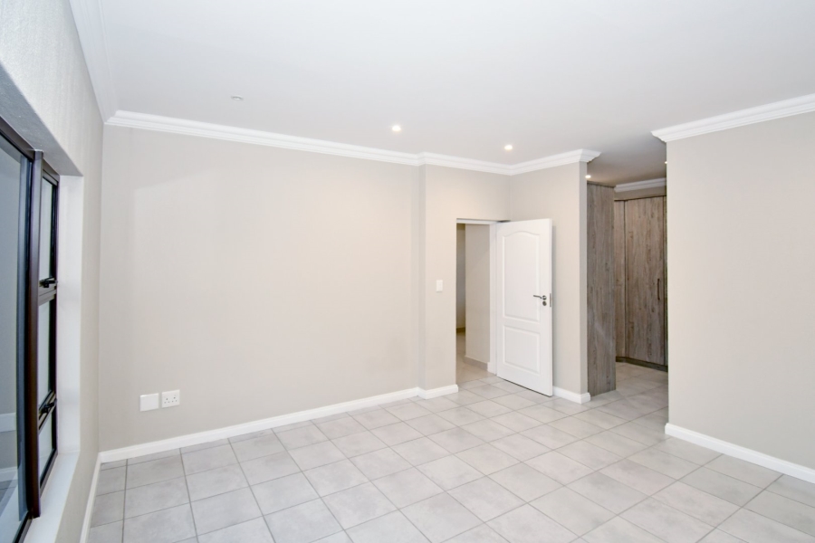 3 Bedroom Property for Sale in Eikenhof Gauteng