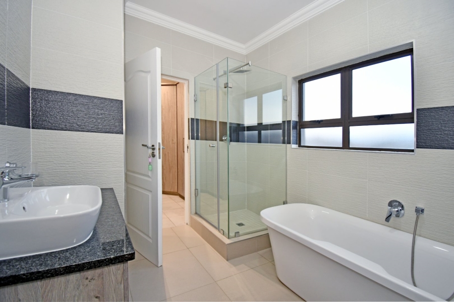 3 Bedroom Property for Sale in Eikenhof Gauteng