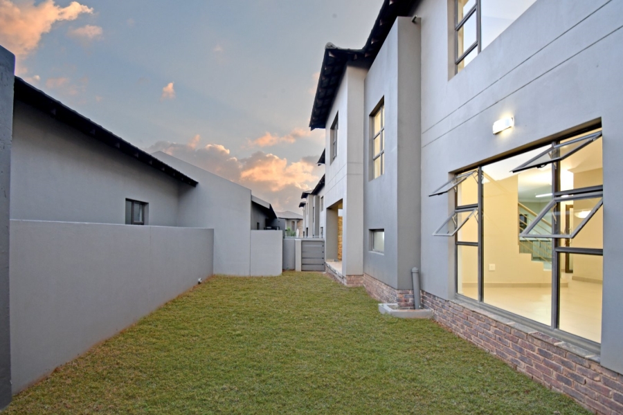 3 Bedroom Property for Sale in Eikenhof Gauteng
