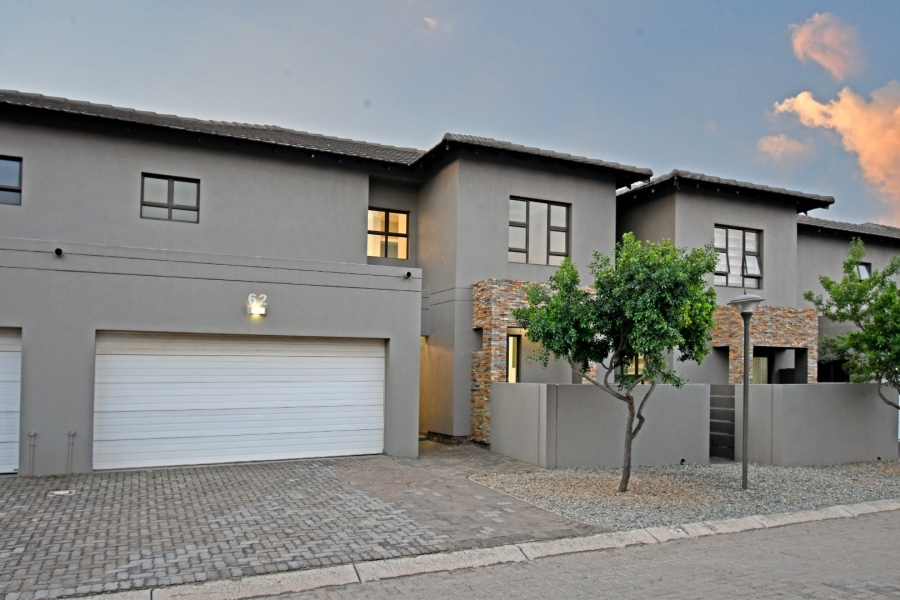 3 Bedroom Property for Sale in Eikenhof Gauteng