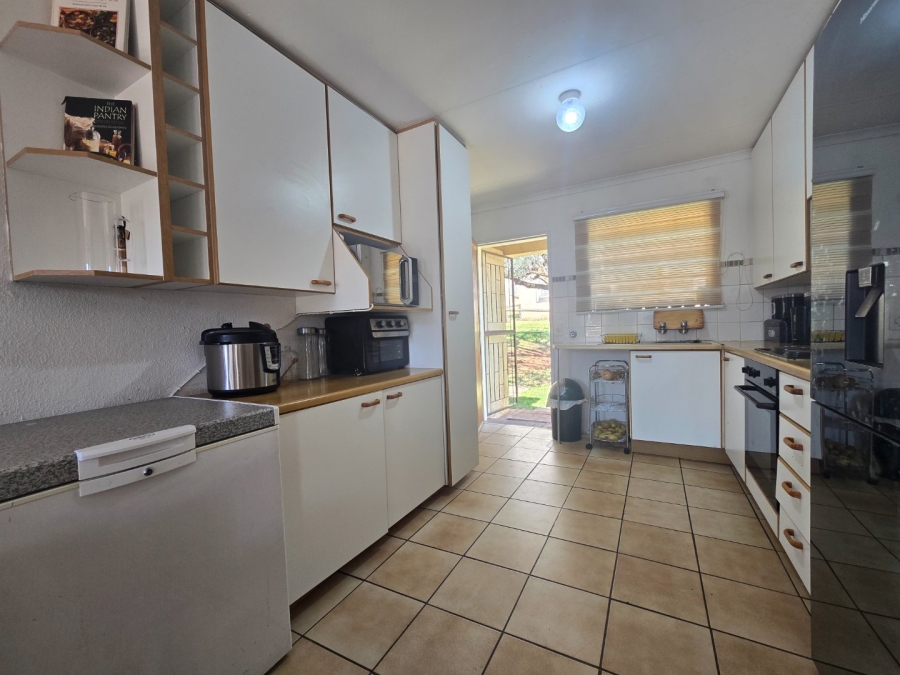 3 Bedroom Property for Sale in Carenvale Gauteng