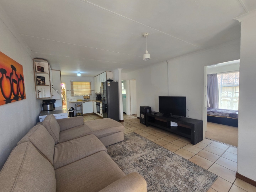 3 Bedroom Property for Sale in Carenvale Gauteng