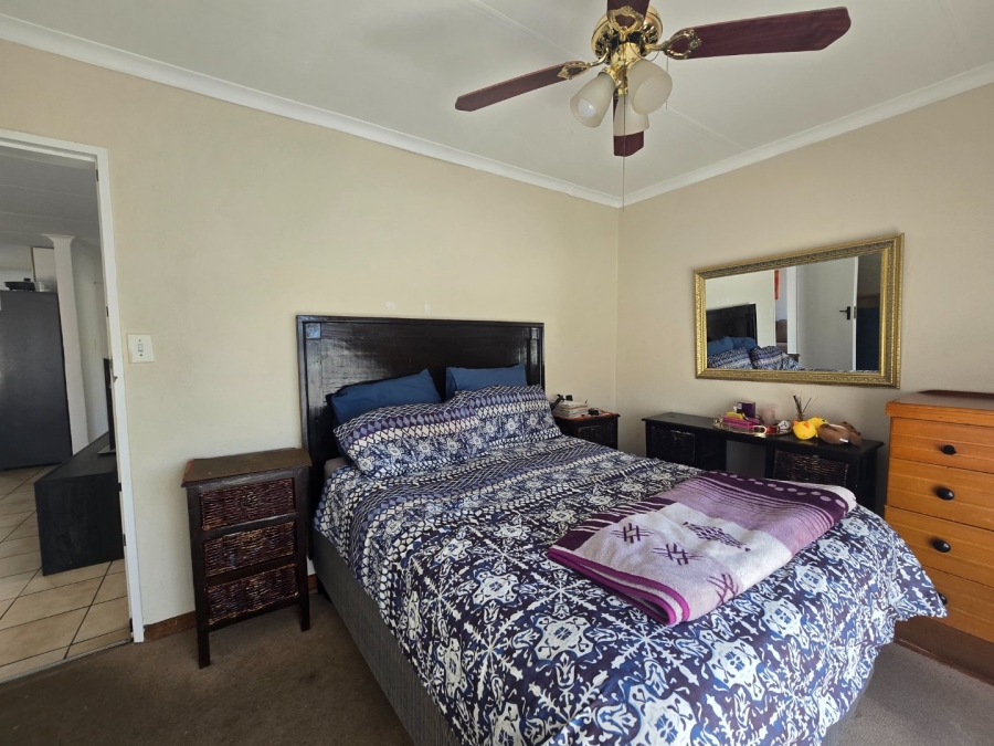 3 Bedroom Property for Sale in Carenvale Gauteng