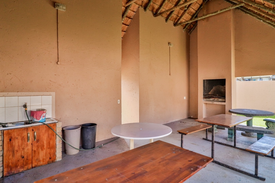 3 Bedroom Property for Sale in Carenvale Gauteng