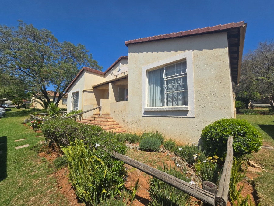 3 Bedroom Property for Sale in Carenvale Gauteng