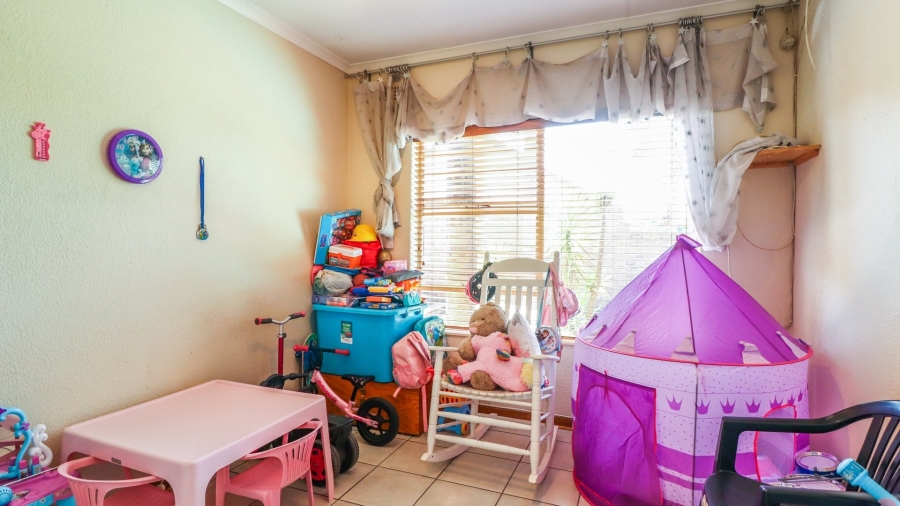 4 Bedroom Property for Sale in Helderkruin Gauteng