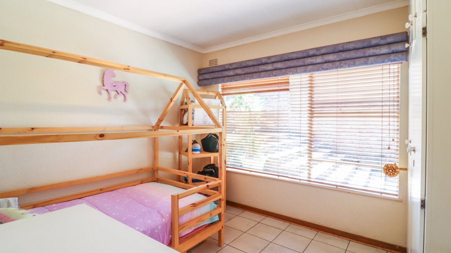 4 Bedroom Property for Sale in Helderkruin Gauteng