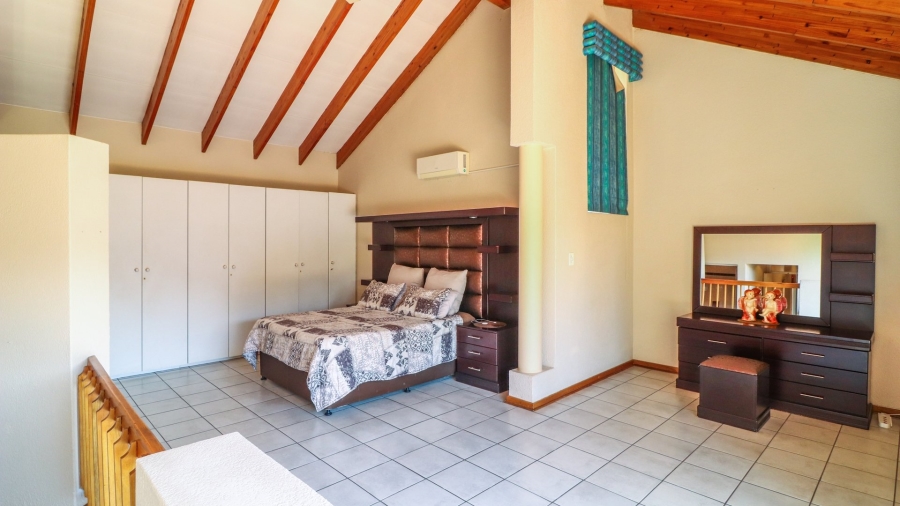 4 Bedroom Property for Sale in Helderkruin Gauteng