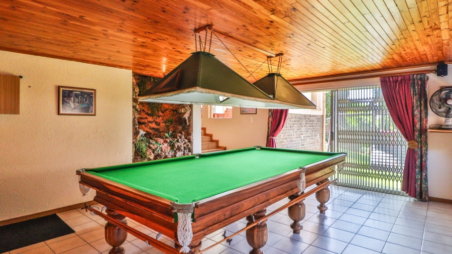 4 Bedroom Property for Sale in Helderkruin Gauteng