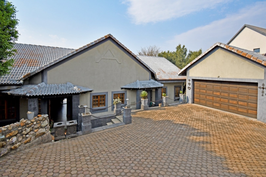 4 Bedroom Property for Sale in Heuningklip Gauteng