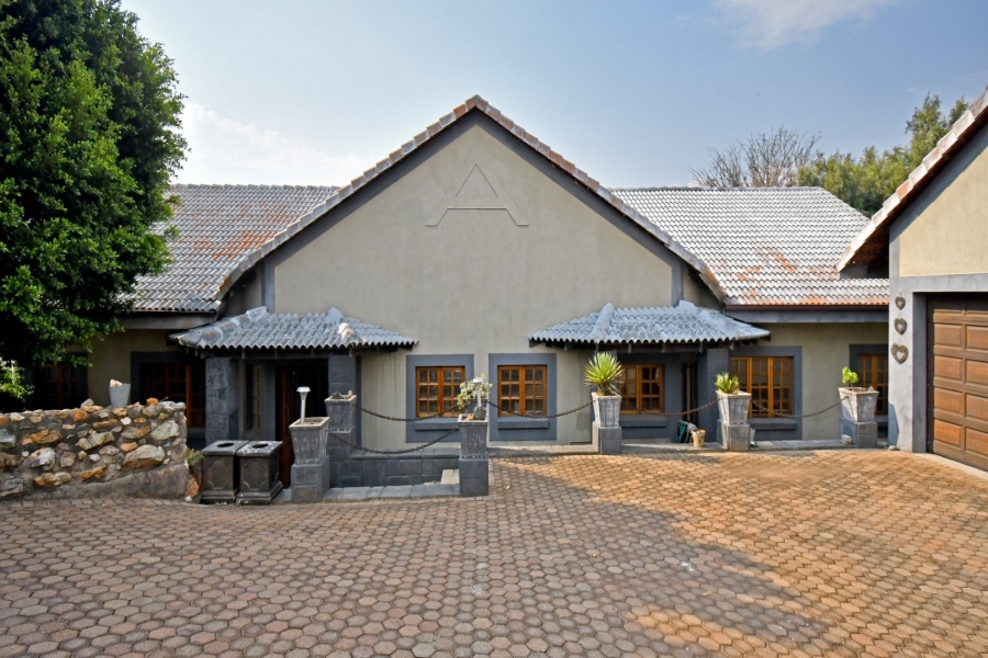 4 Bedroom Property for Sale in Heuningklip Gauteng