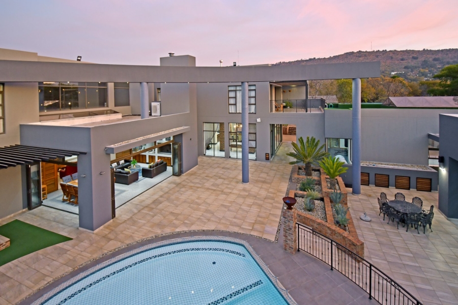 5 Bedroom Property for Sale in Poortview Gauteng