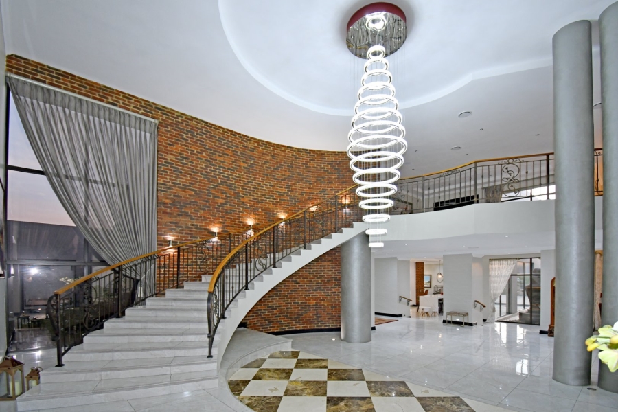 5 Bedroom Property for Sale in Poortview Gauteng