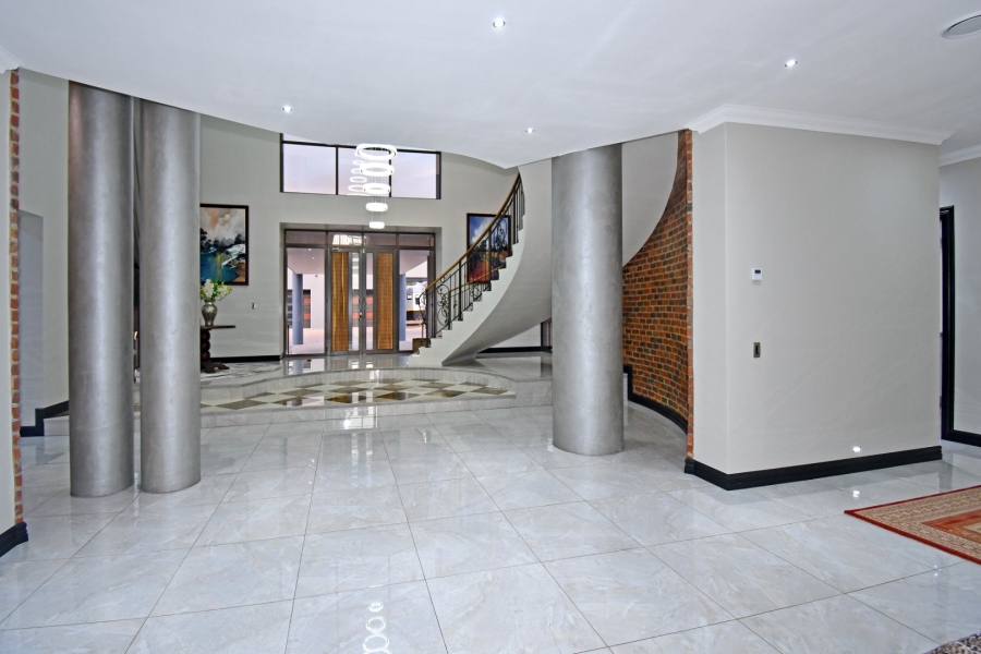 5 Bedroom Property for Sale in Poortview Gauteng