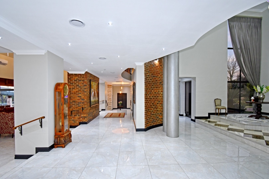 5 Bedroom Property for Sale in Poortview Gauteng