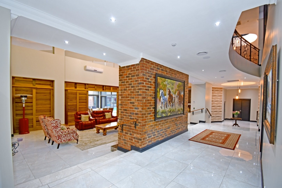 5 Bedroom Property for Sale in Poortview Gauteng