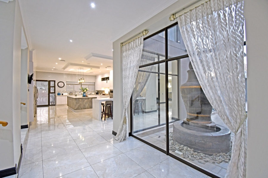 5 Bedroom Property for Sale in Poortview Gauteng