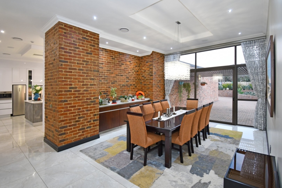 5 Bedroom Property for Sale in Poortview Gauteng