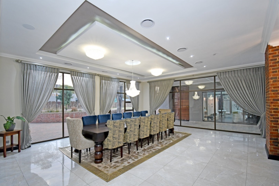 5 Bedroom Property for Sale in Poortview Gauteng