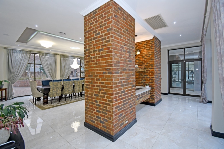 5 Bedroom Property for Sale in Poortview Gauteng